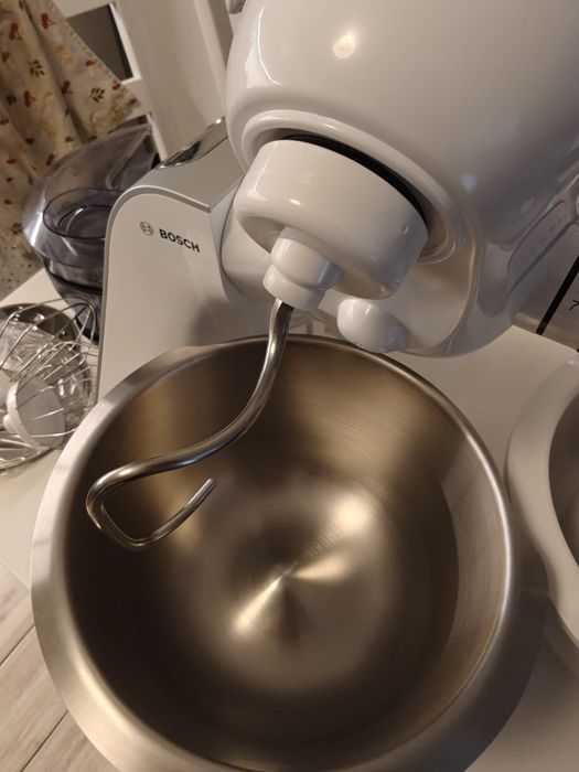 Robot kuchenny wraz z akcesoriami - Bosch MUM58234