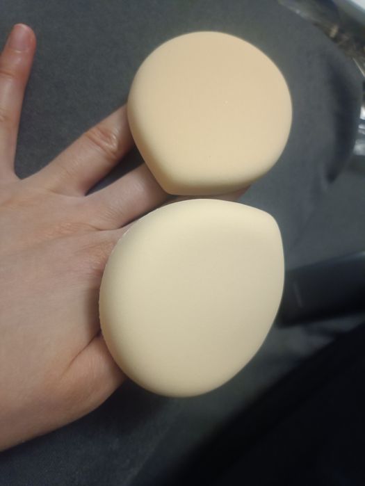 Mięciutkie grube poduszki gabeczki do aplikacji makijażu