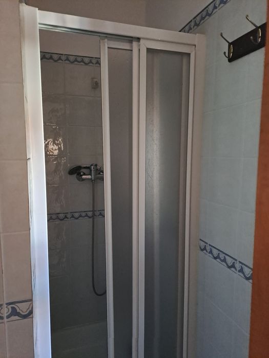 Quarto 30m2 Parede e Carcavelos, com casa de banho privativa