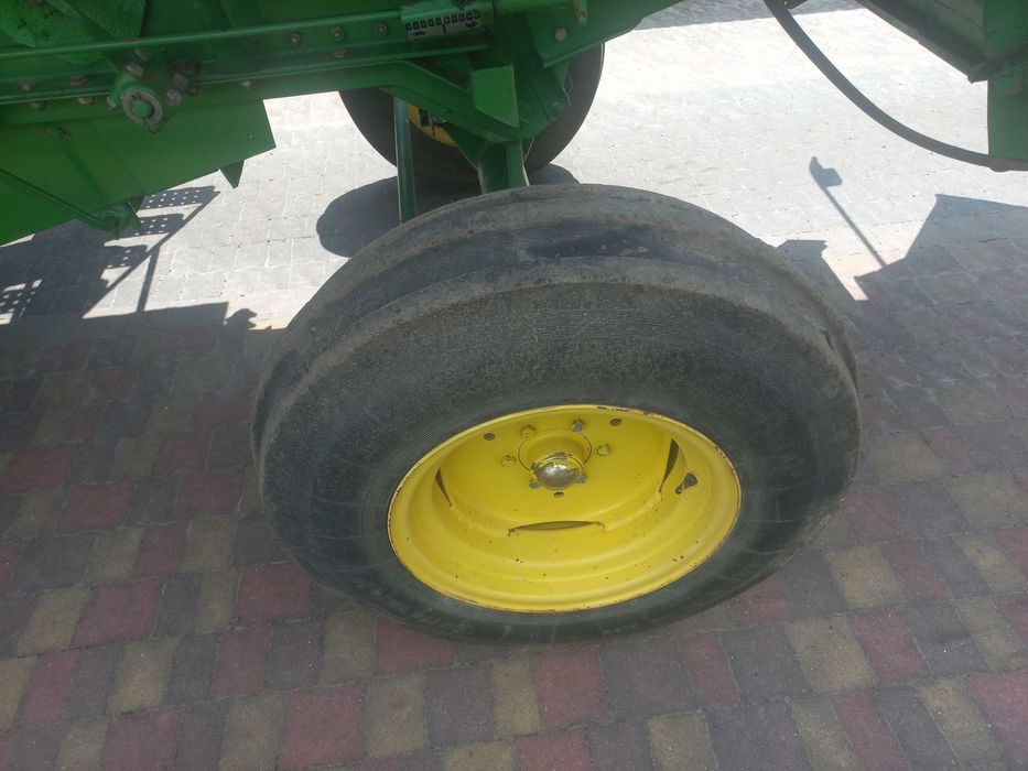Комбайн John deere 1052