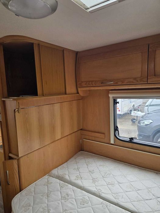 Caravana inglesa Lexon duplo rodado