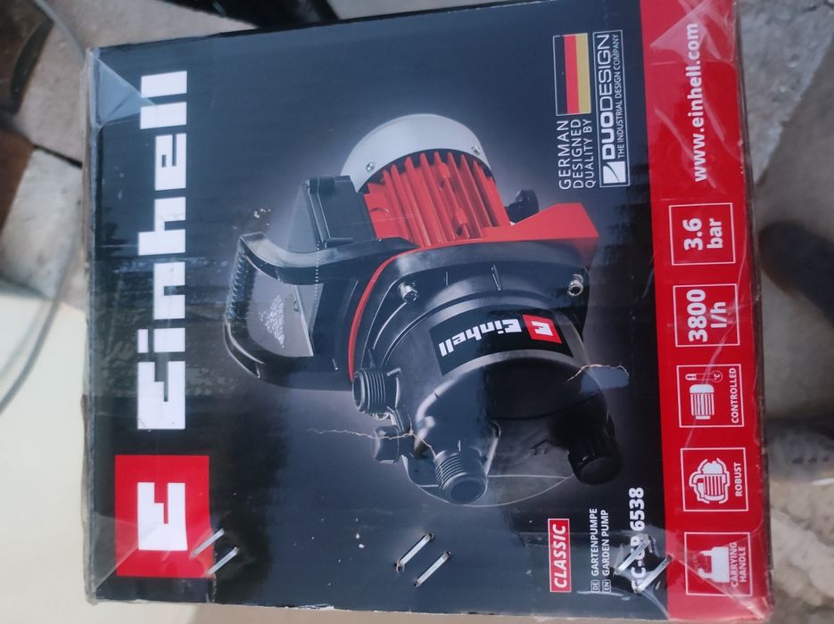 Bomba de tirar água nova