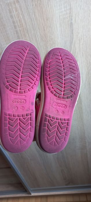 Продам crocs га дівчику с 13