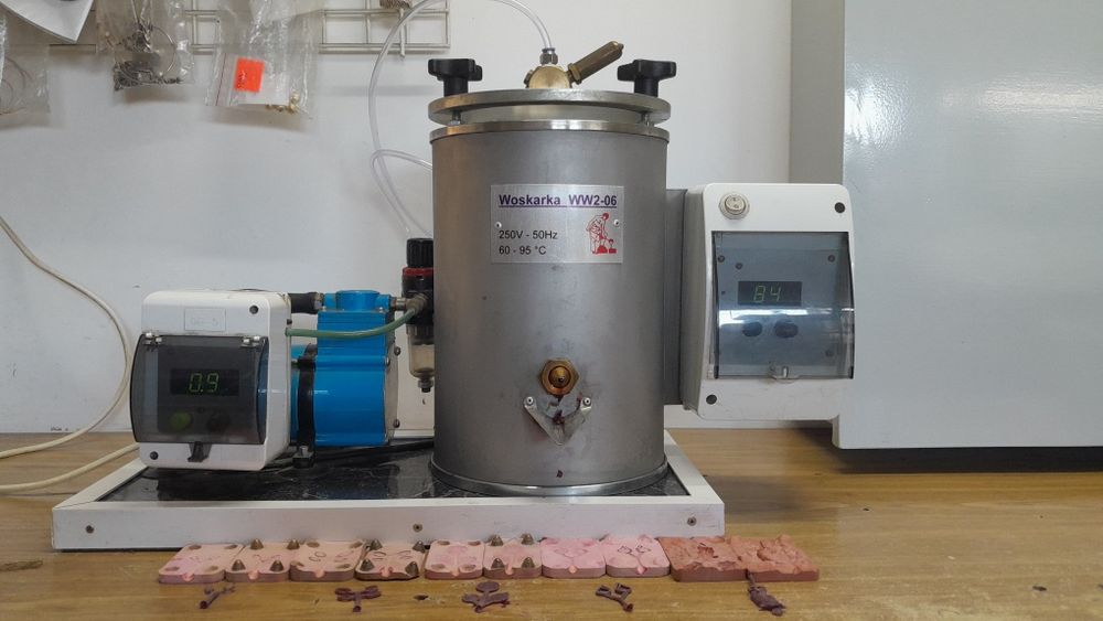 Woskownik wtryskarka jubilerska złotnicza.