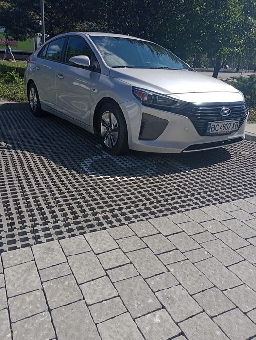 автомобіль гібрид