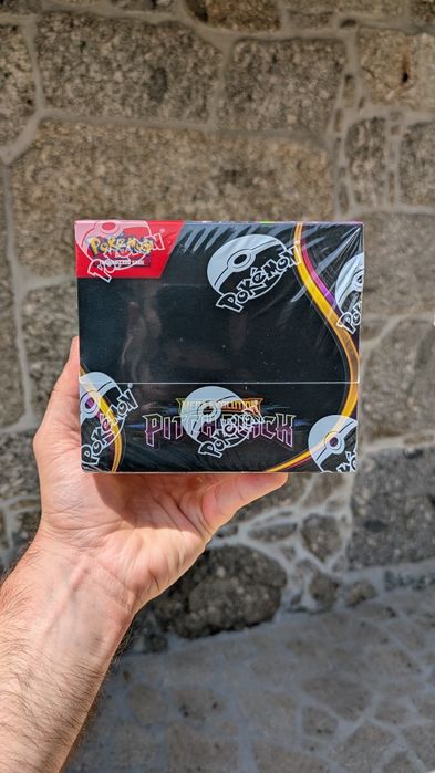 Pokémon TCG: Pitch Black Booster Box