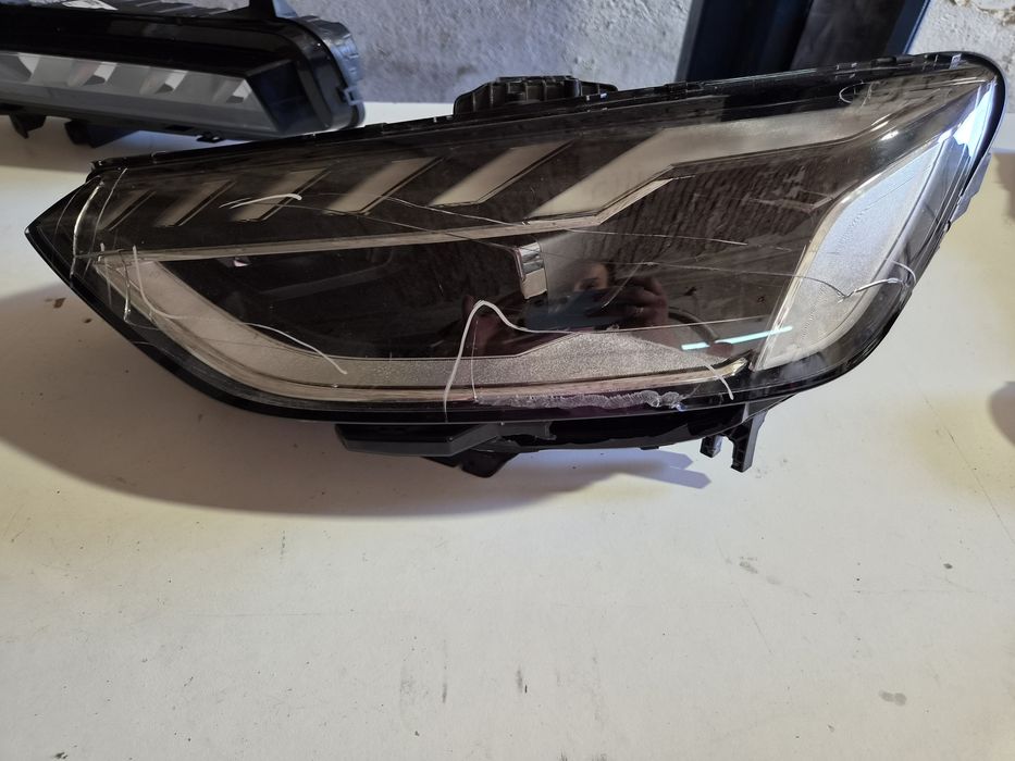 Lampa przednia lewa Audi A4 B9 8W0.941.033D