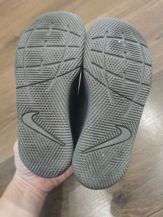 Halówki Nike Mercurial 28.5