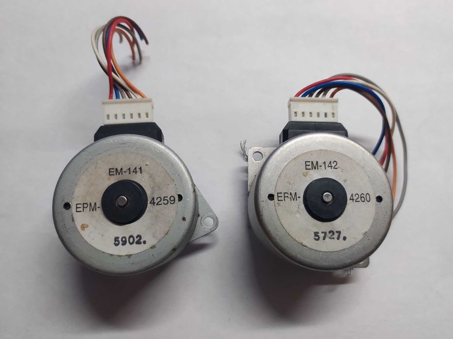 Шаговые двигателя   ЕМ-141,  ЕМ-142,  ЕМ-243,  ЕМ-323