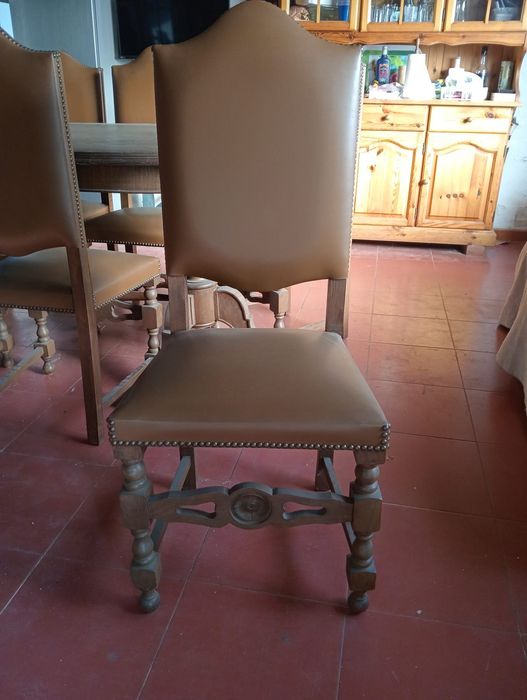 Mesa e cadeiras de refeição