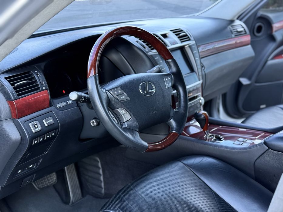 Lexus LS 460, 2010 рік , 4.6 бензин