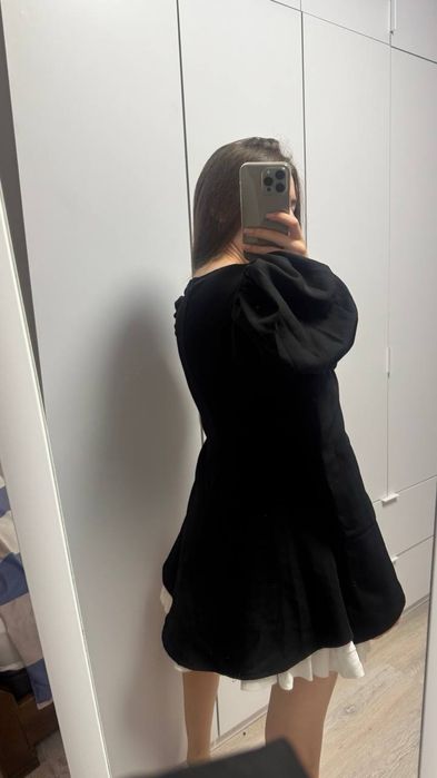 Сукня чорна класична