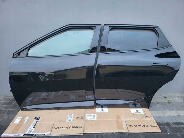 KIA EV6 двері ..