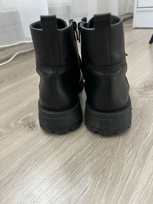 Осіннє взуття для дівчинки