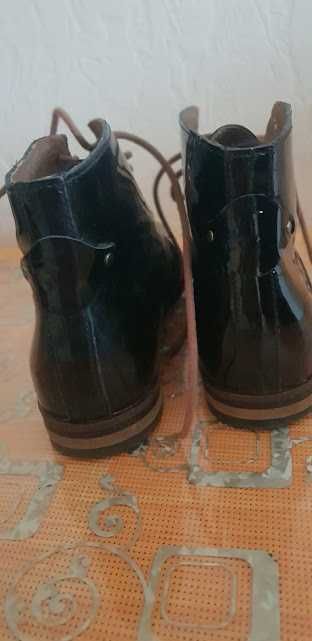 Черевики ботинки шкіра лак