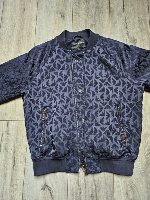 Продам бомбер emporio armani