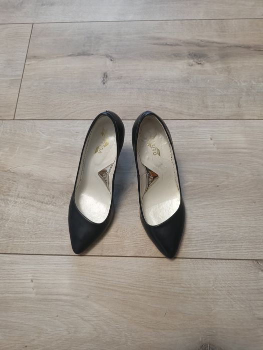 Продаю туфлі жіночі