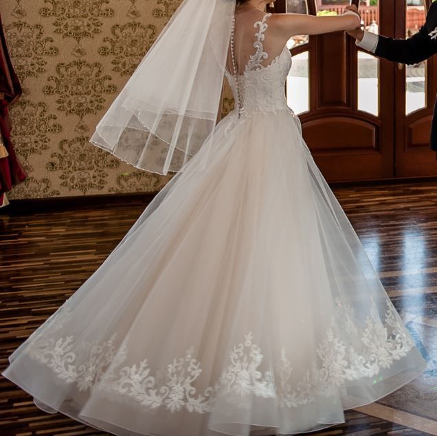 Suknia ślubna brzoskwiniowa r.34/36