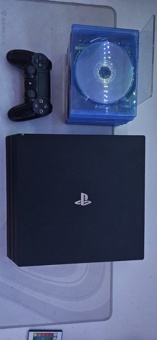 Konsola PS4 pro, 1TB + 8 gier w zestawie