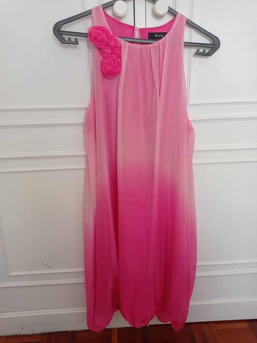 Vestido cor-de-rosa de cerimónia