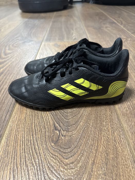 Бутси для футбола adidas орігінал