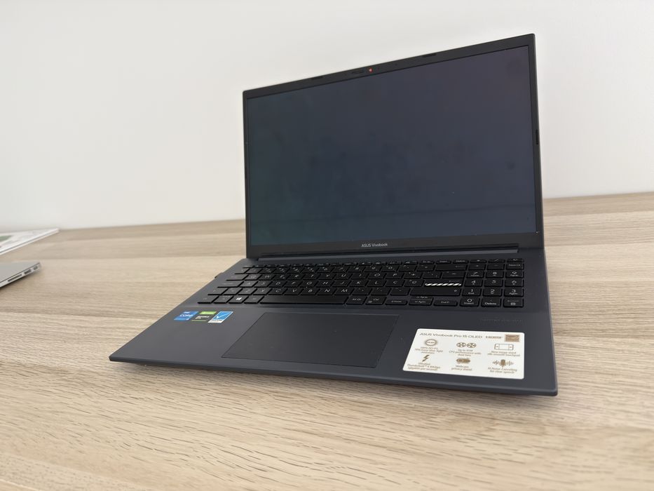ASUS Vivobook Pro 15 OLED – i5 / GTX 1650
