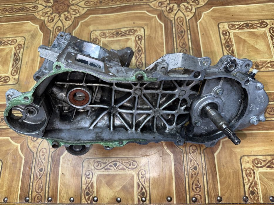 Картера Honda Dio 18,25,27,28 AF18E товстий вал (блок, двигун, мотор)