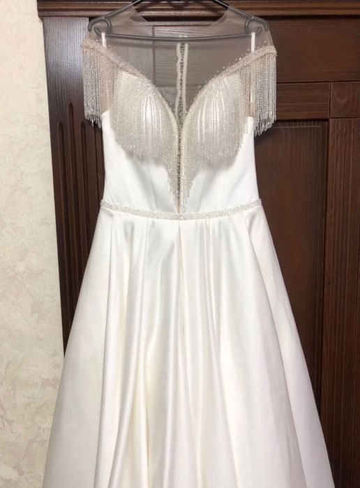 Продам весільне плаття