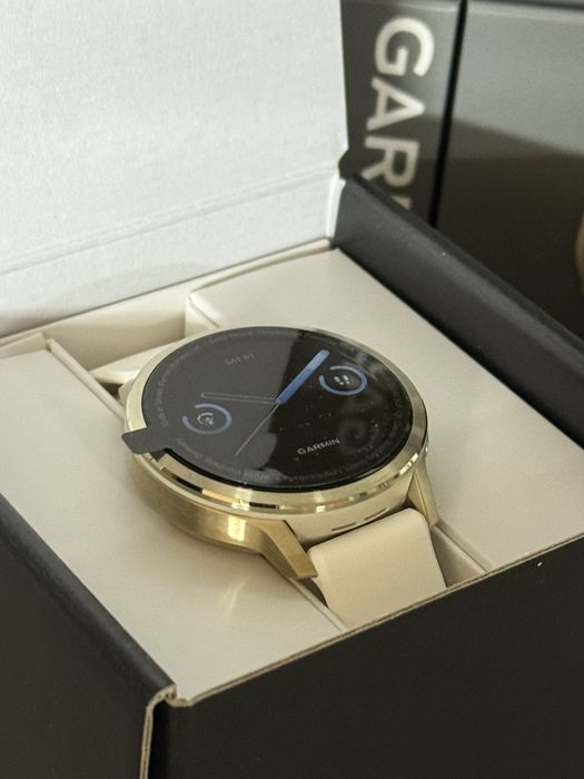 Годинник Garmin Venu 4 41 mm Lunar Gold with Bone SB (010-03013-00)