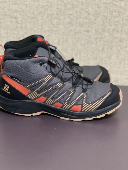 Ботинки Salomon в ідеальному стані,майже не ношані