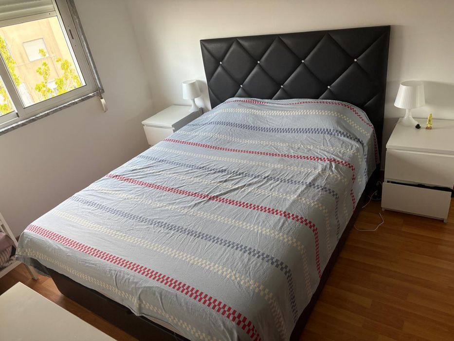 Cama sommier com estrado elevatório+ cabeçeira