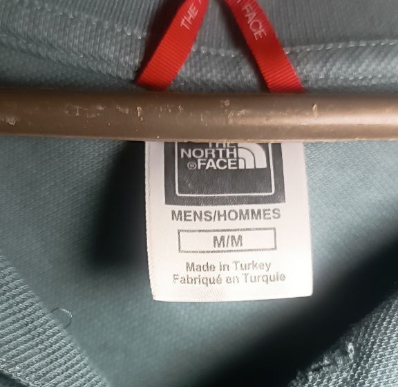 Футболка від бренду The NORTH Face