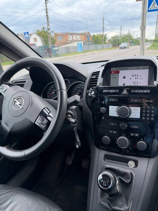 Продам Opel Zafira 2009р. Комплектація cosmo. Рідна фарба та пробіг.