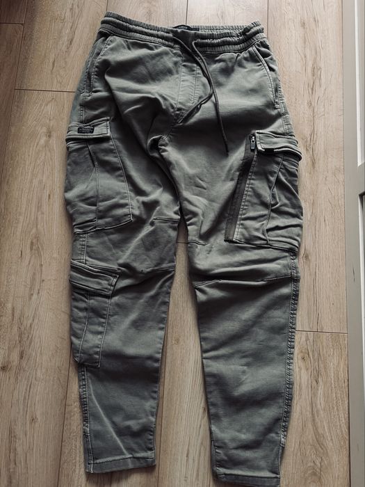 Spodnie chino męskie młodzieżowe Bull&Bear L