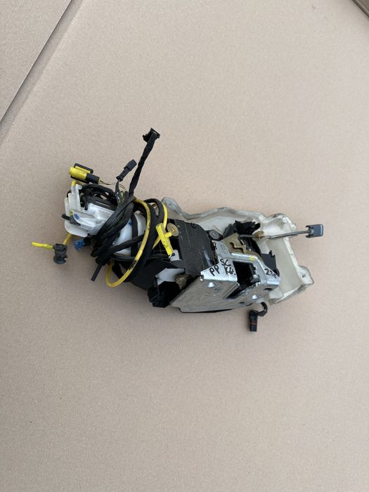 Mercedes W220 zamek drzwi prawy przód softclose keyless go dociąganie