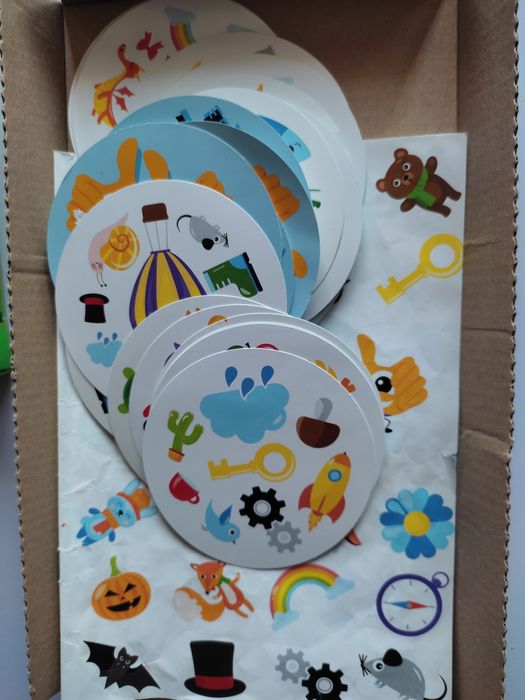 Розвиваючі настільні ігри,пазли.