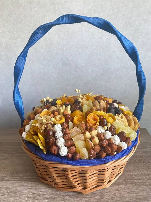 Подарок женщине/девушке, букет из сухофруктов и конфет