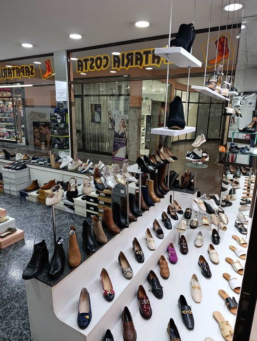 Trespasse Sapataria em centro comercial com 80m2