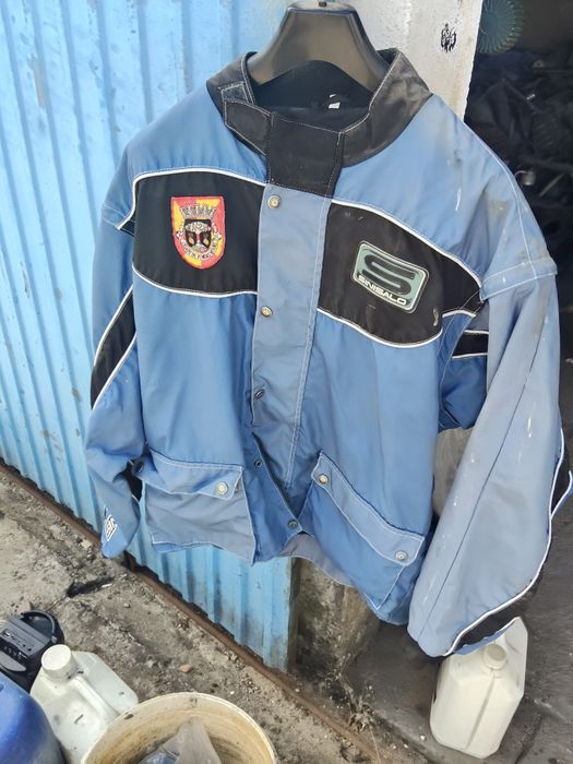 Colete de enduro e casaco