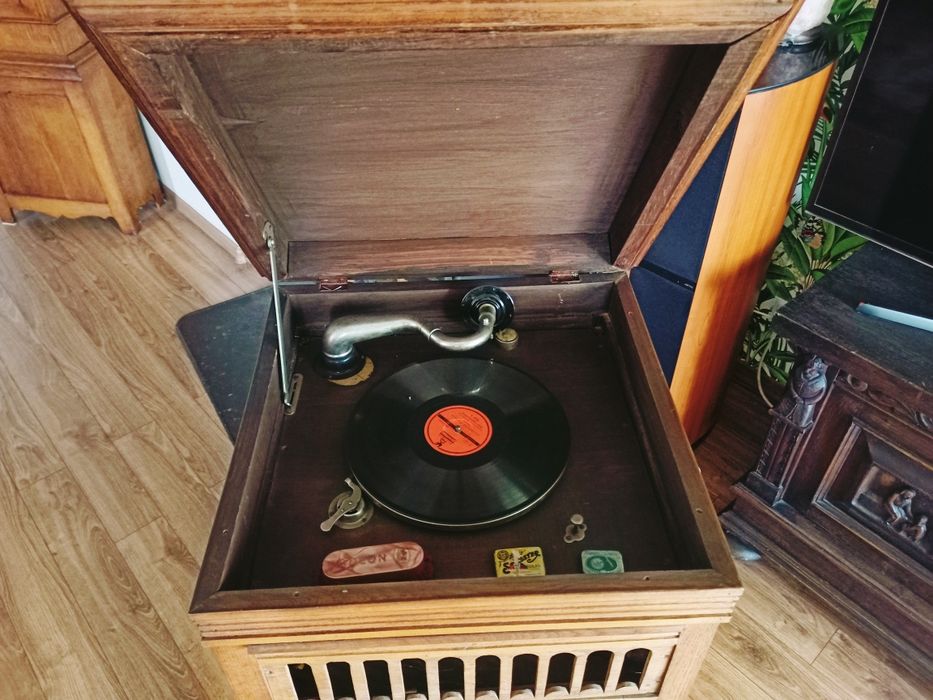 Gramofon przedwojenny antyk