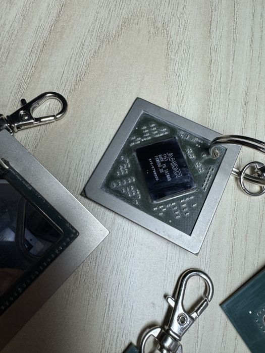 Brelok  Breloki gpu prezent GTX RTX RX ARC