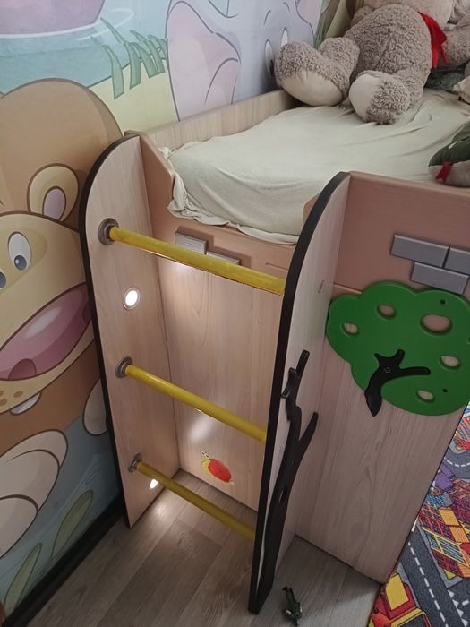 Краватка замок дитяча з матрацом