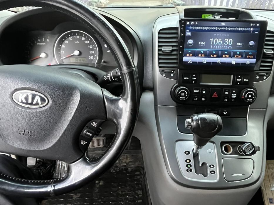 Продам Kia Carnival