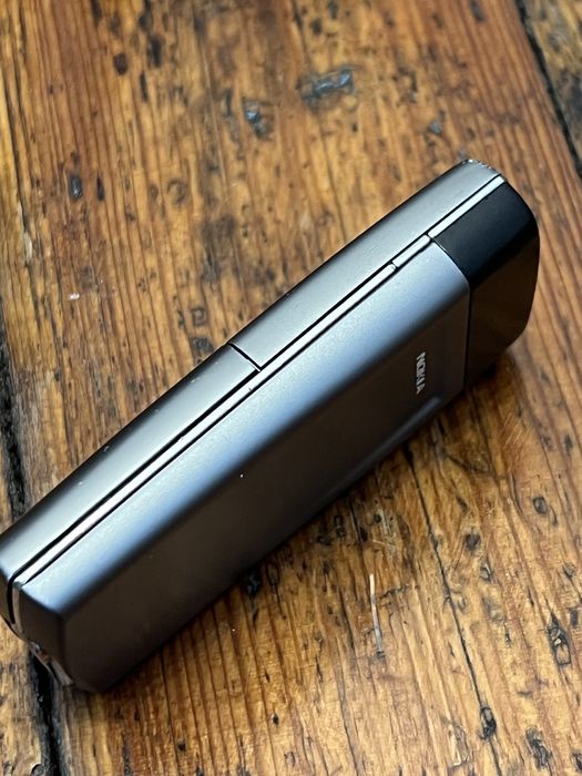 Zabytkowa Nokia 8850