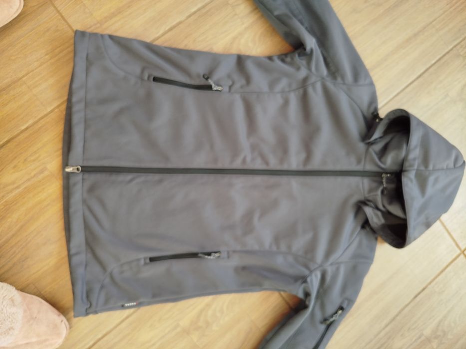 Спортивна чоловіча куртка