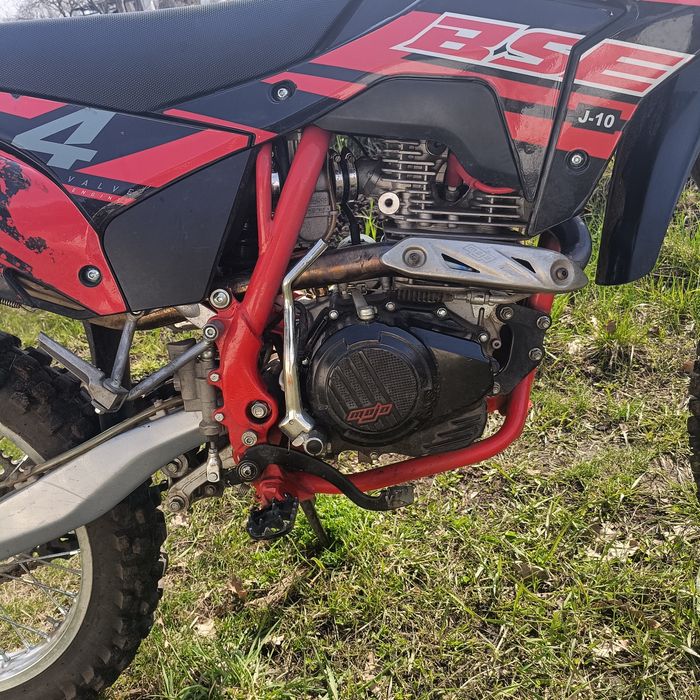 Мотоцикл Эндуро BSE J10 як новий