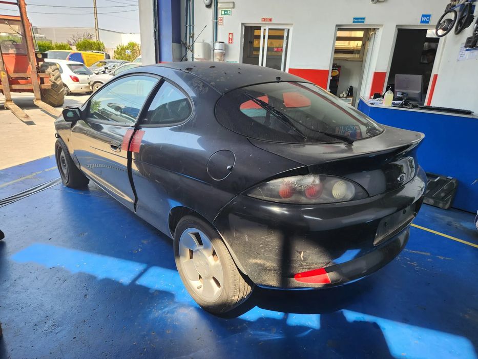Ford Puma 1.4, gasolina de 1999 ás peças.