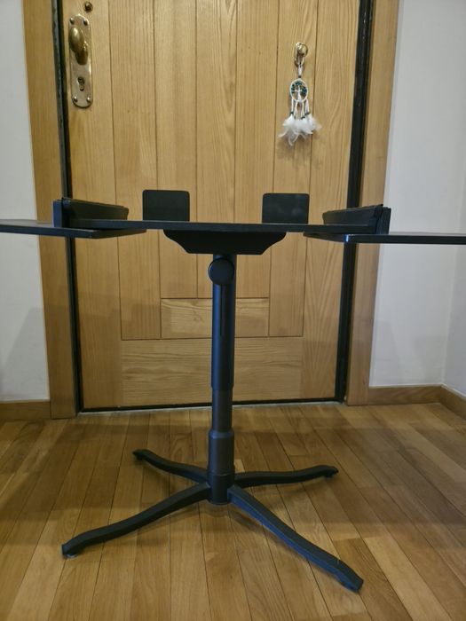 Mesa preta IKEA ajustavel