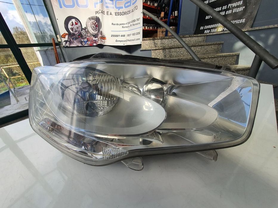 Farol Direito Citroën C-Elysee / 9675139980