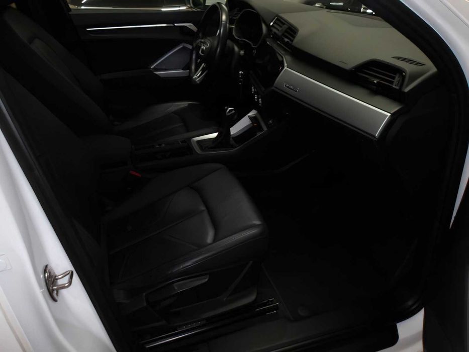 Audi Q3      2019